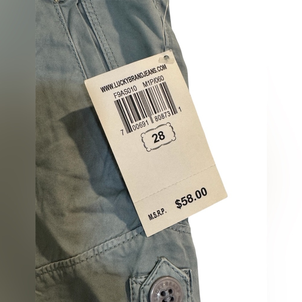NWT Lucky Brand Jeans Women's Light Blue Cargo Shorts Roll Up Legs Size 6/28 - Picture 3 of 8